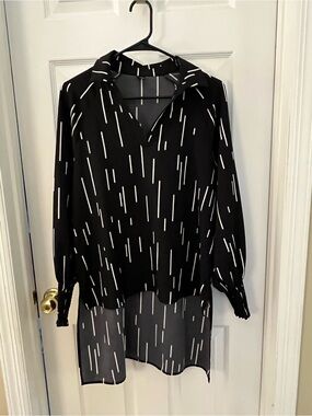 Black & White Longline V-Neck Sheer Tunic Top